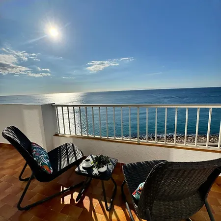 Charming Sea Front 3 Bedroom - Incredible Views! Apartment